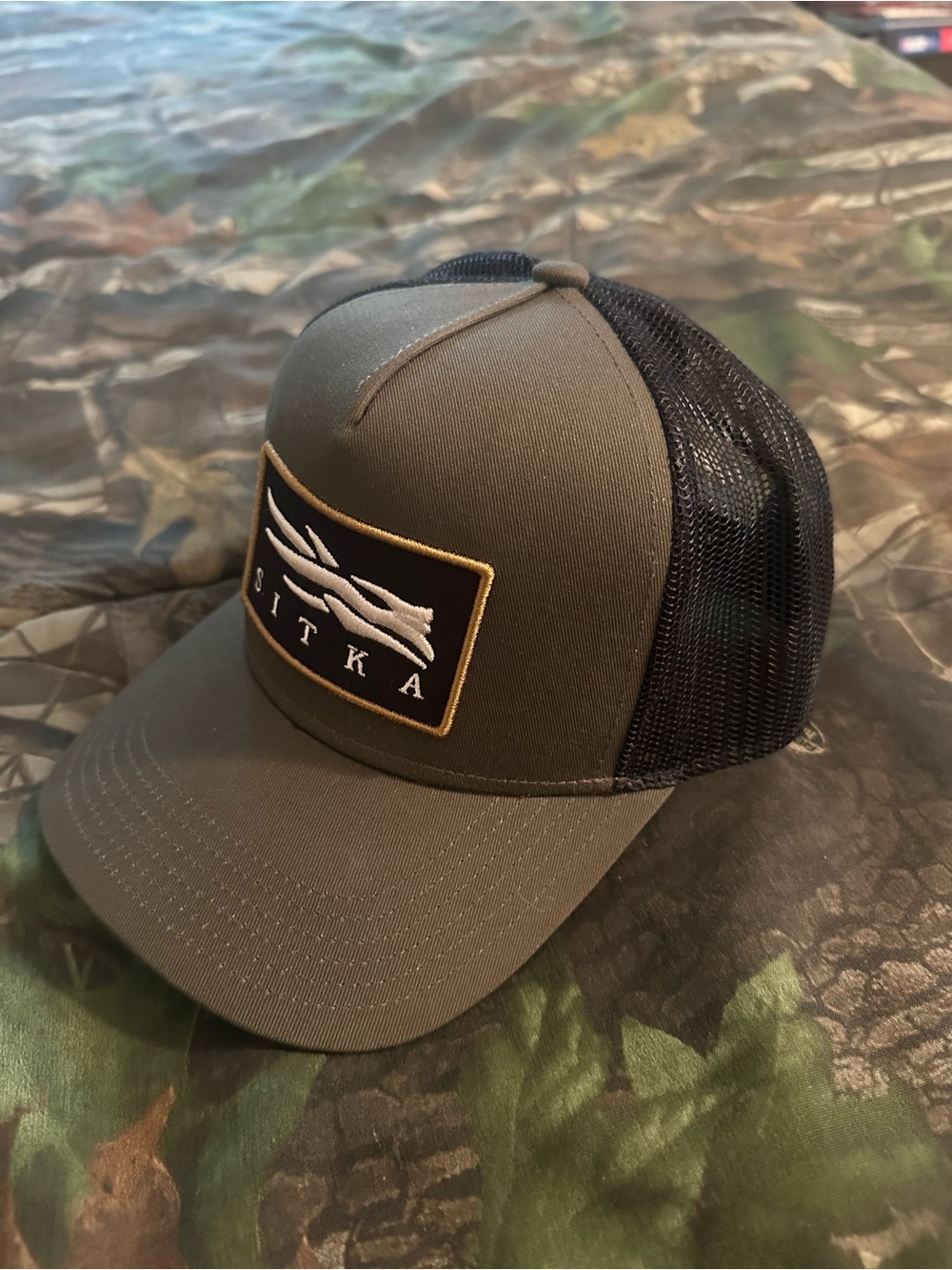 Sitka Men's Green and Black Trucker Hate